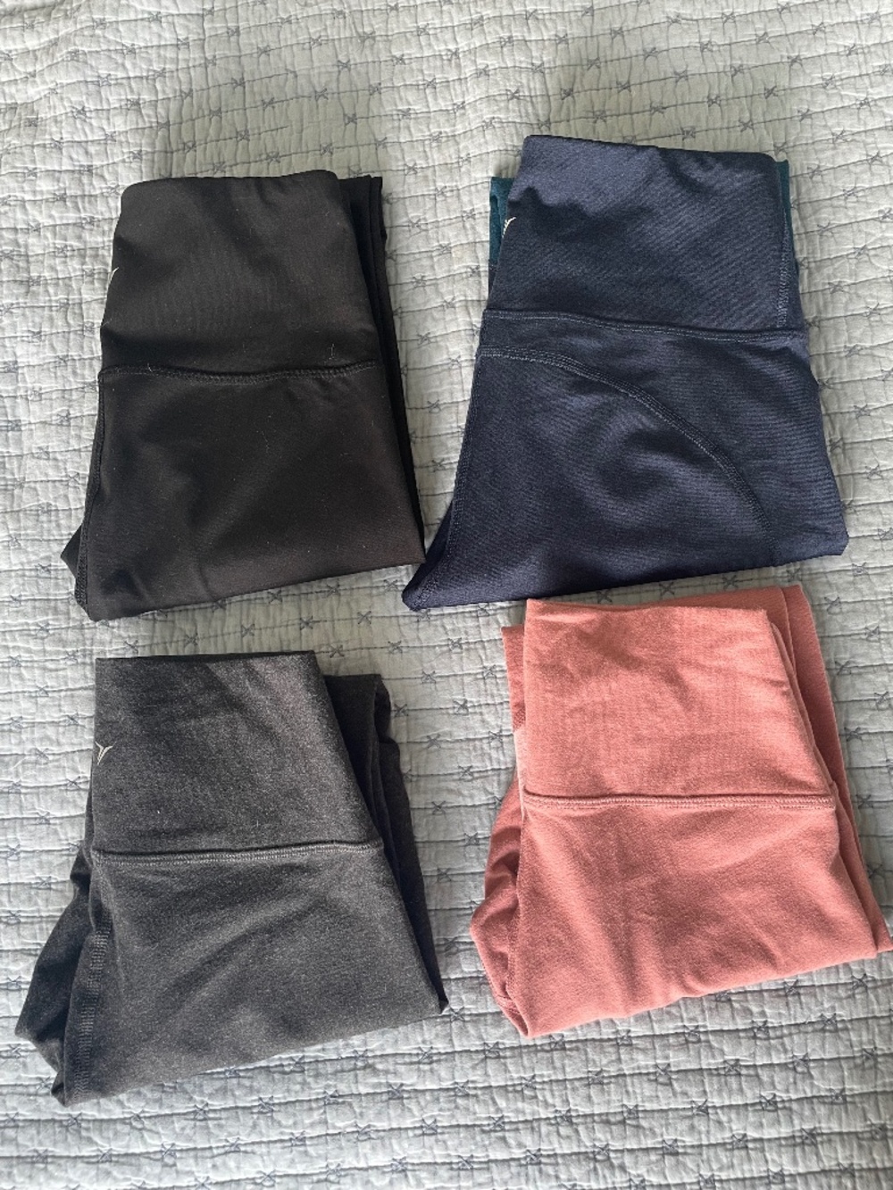 Old Navy Active Leggings LOT OF 4 Size S